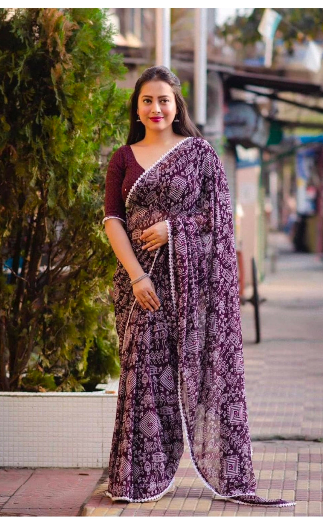 Appywave Traditional Georgette Saree, Purple and White Geometric Pattern, Lace Border with Blouse